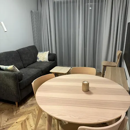 Homar Aktena Shellter דירה *