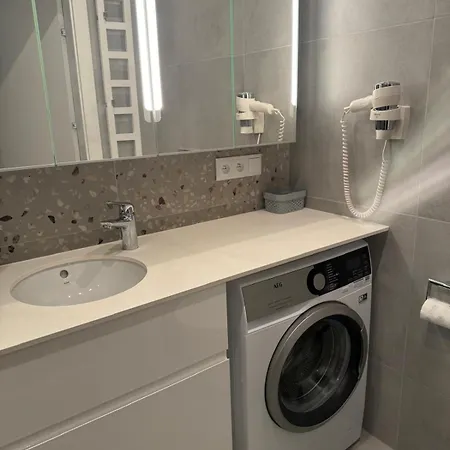 Homar Aktena Shellter דירה