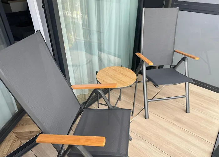 Homar Aktena Shellter