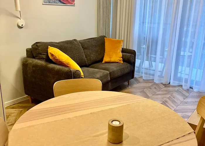 Homar Aktena Shellter