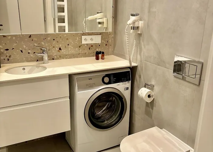 Homar Aktena Shellter *